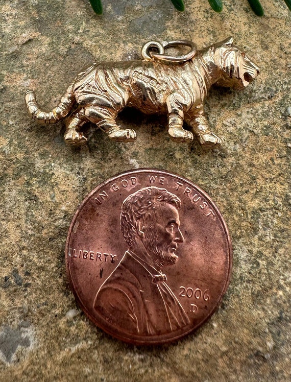 Vintage Tiger Charm Pendant | 9K Gold RARE (C060) - image 5