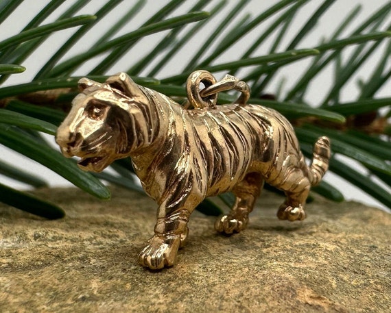 Vintage Tiger Charm Pendant | 9K Gold RARE (C060) - image 3