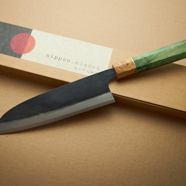 Couteau Santoku Shirogami n° 1 forgé à la main en acier au carbone 180 mm - Lame fabriquée à Tosa au Japon par Tsukasa Tokaji