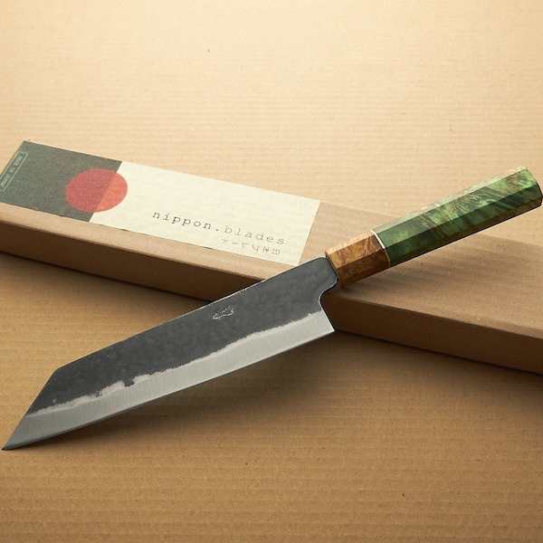 Couteau japonais Bunka Aogami #2 190 mm forgé à la main en acier au carbone - Lame fabriquée à Saga au Japon par Yoshida