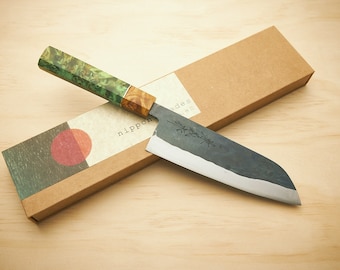 Handgeschmiedetes japanisches 165-mm-Santoku-Aogami-Messer aus blauem Stahl Nr. 2 aus Kohlenstoffstahl – Klinge hergestellt in Seki Japan von Kaneyoshi