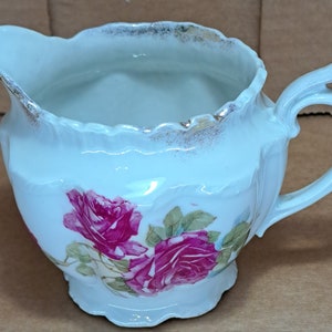 Pot à crème/pichet avec décoration rose