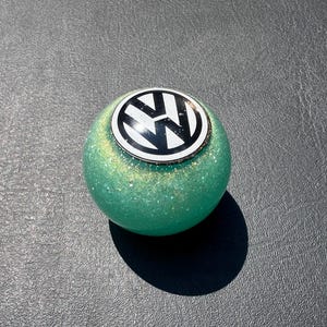 V W 2&#39;&#39; Round Green/Seafoam Shift Knob