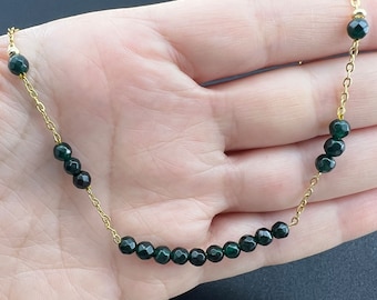 Perles de collier de pierres précieuses, pierre précieuse d’agate verte naturelle, cadeau de collier de pierre, gemme, collier de perles vert foncé, bijoux