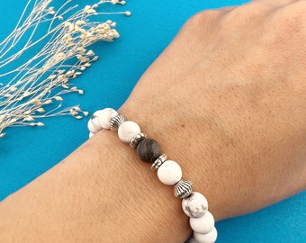 Bracciale con perline realizzato con pietre preziose naturali di howlite, gioielli di moda fatti a mano regolabili