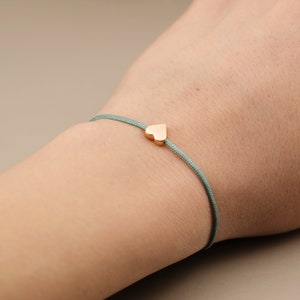 Friendship bracelet with heart, macrame bracelet, adjustable handmade jewelry accessory, a gift for your love 5- Grün