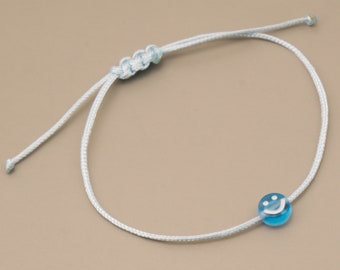 Bracciale smiley, braccialetto dell'amicizia, braccialetto portafortuna, braccialetto macrame, accessorio regolabile per cordoncino fatto a mano, idea regalo