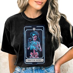 ¿Qué pasa hermana Sarcastic Tarot Card Digital PNG, Skeleton Singer Illustration, Neon Blue Art