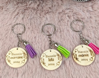 Pregnancy announcement key ring