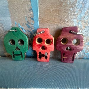 Skull Keychain - Recycled Skateboards