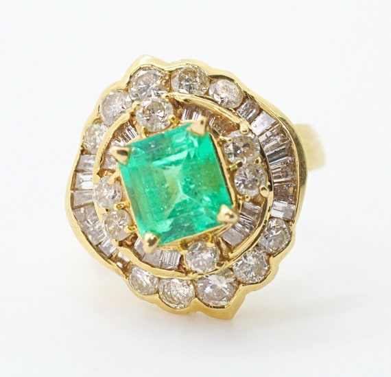 Antique 2 Carat Colombian Emerald and Diamonds in… - image 3