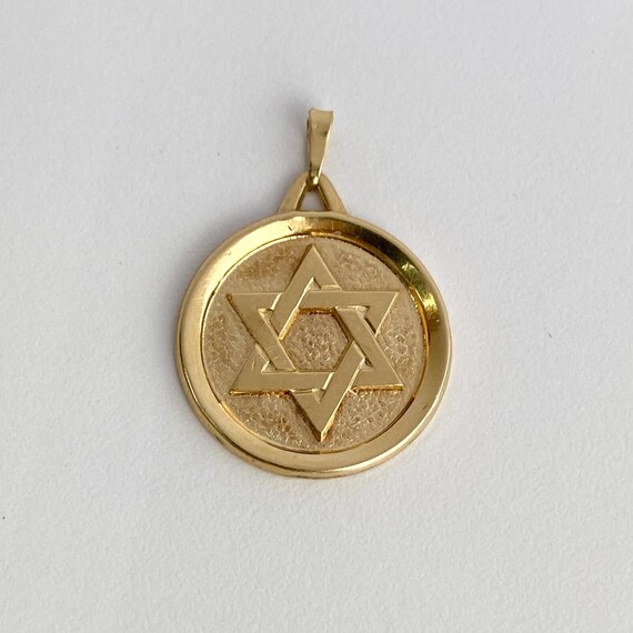 14k Yellow Gold Hollow David's Star 3.1gr - image 1