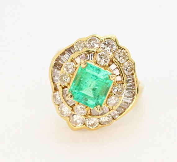 Antique 2 Carat Colombian Emerald and Diamonds in… - image 2