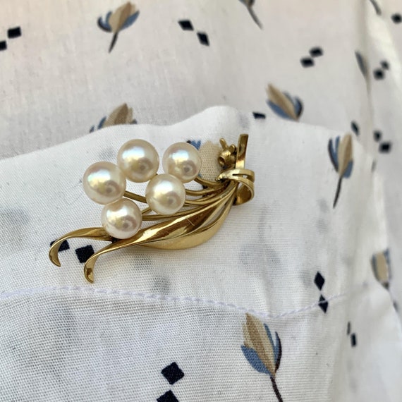 14k Yellow Gold Brooch With Pearls 6.10g - image 2