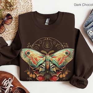 Moth Sweatshirt Butterfly lovers Gift, Mystical Luna Moth Sweater for Women Celestial Shirt Aesthetic Witchy Sweaters Boho Hippie Spiritual