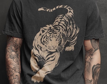Tiger Shirt Comfort colors T shirt for Men & Women, Vintage Wild Animal Shirt Retro Tiger Graphic Tee, Bold Wildlife T-Shirt Big Cat Lovers