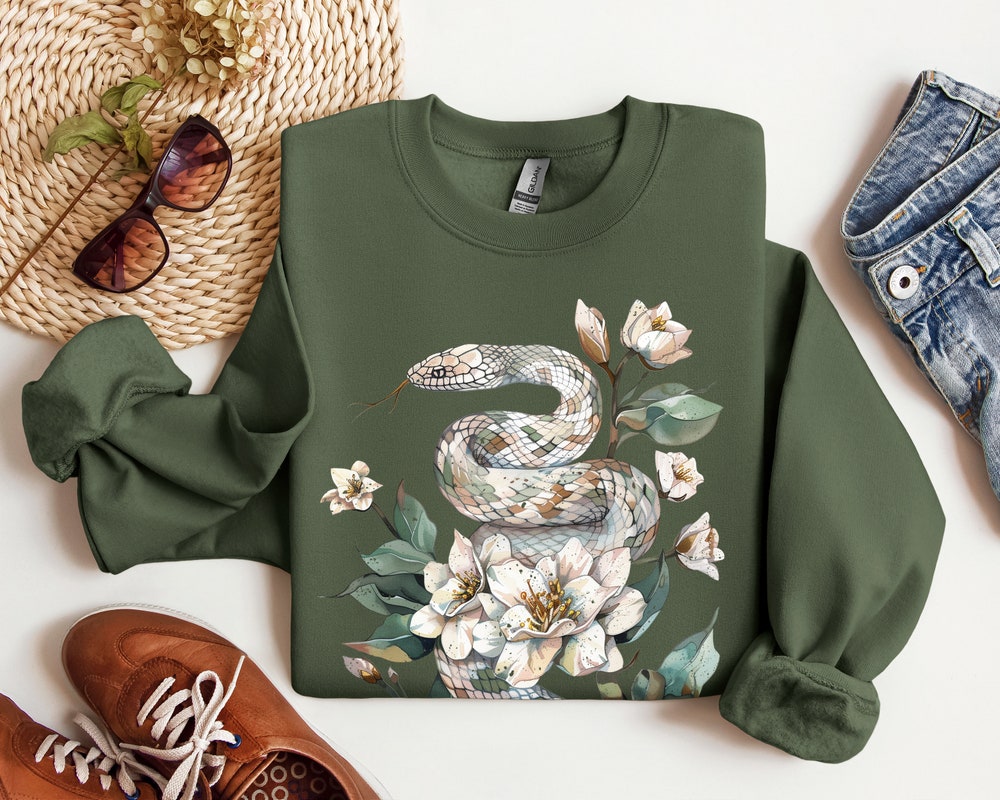 Boho Vintage Goblincore Witchy Pullover, Serpent Flowers, Cottagecore Aesthetic Botanical Floral White Snake Sweater Gift,Snake Sweatshirt Livingmall