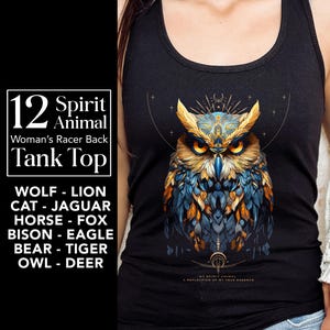 Pode incluir: Camisola preta de alças com costas de nadador com um gráfico de coruja colorido e o texto "Meu animal espiritual, um reflexo da minha verdadeira essência".