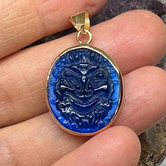 青色の彫刻 顔デザイン 楕円形 Crescent moon antique:4645点を超える