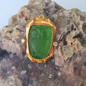 Intaglio Glass Pendant Owl with Zircon, Glass Art Intaglio Silver Pendant Ancient Greek Art Vintage Charm 24K Gold Over