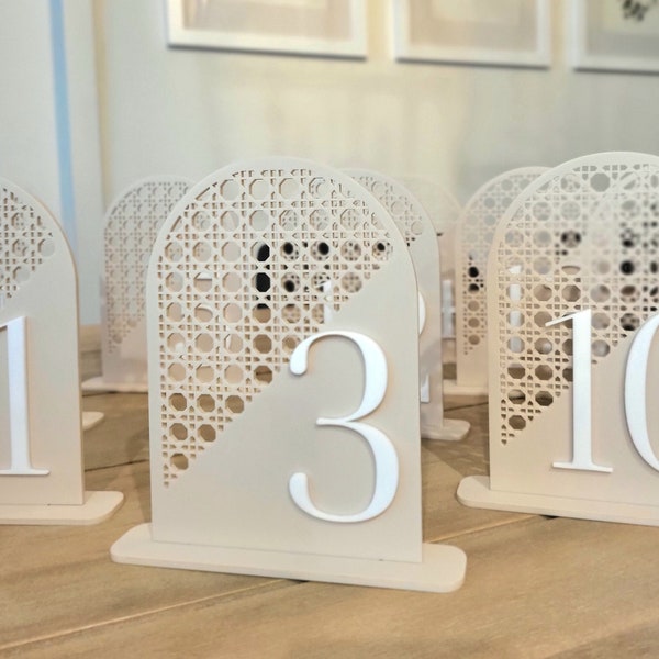 Número de mesa de ratán / Número de mesa de ratán acrílico / Número de mesa personalizado / Número de mesa de boda personalizado / Números de mesa de acrílico para boda