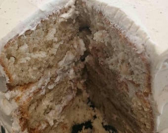 Vanilla Dream Delight – Moist Sour Cream Pound Cake, Rich Homemade Flavor, Perfect Dessert or Gift for Any Occasion