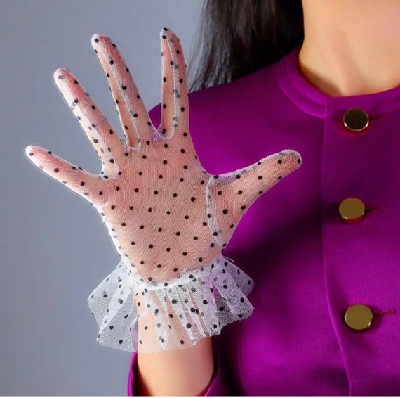 Very stylish polka dot lace gloves Gem