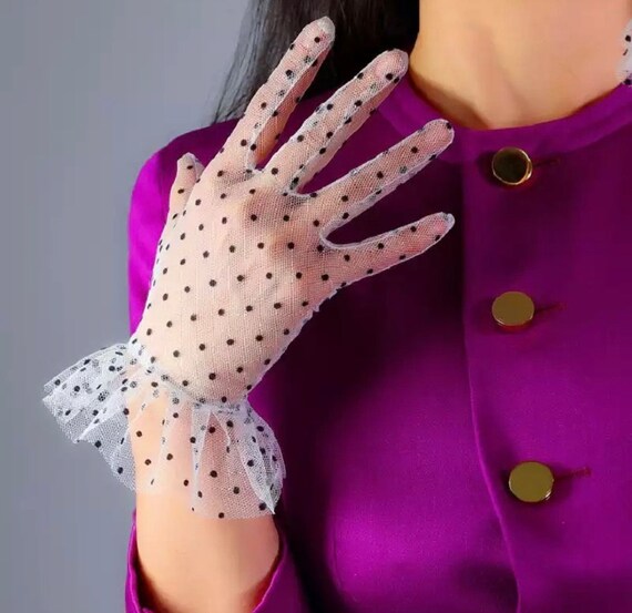 Very stylish polka dot lace gloves Gem