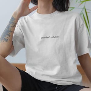 Camiseta con cita de Satc, Carrie Bradshaw, Mr. Big Swearing, camiseta, diseño de Absofuckinlutely, cultura pop, programa de televisión, mercancía, regalo, despedida de soltera