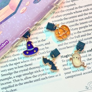 Halloween Kindle Charm: Spooky Resin Dust Plug - USB-C Port Cover