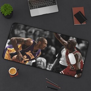 Kobe Bryant & Michael Jordan Themed 12x18, 12x22, 31x15,5 Zoll großes / mittleres / kleines Gaming-Mauspad