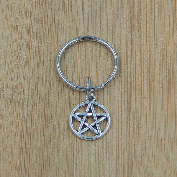 Pentagram Keychain, Pentacle Keychain, Pentagram Charm Keychain, Wiccan Keychain, Halloween Keychain, Pentacle Charms, Wiccan Jewelry