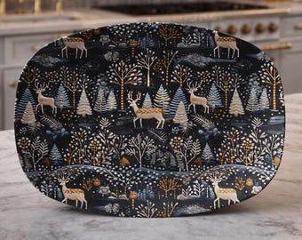 Nordic Woodland-serveerschaal: winters rendiertafereel, blad van Scandinavisch polymeer, plat ontwerp