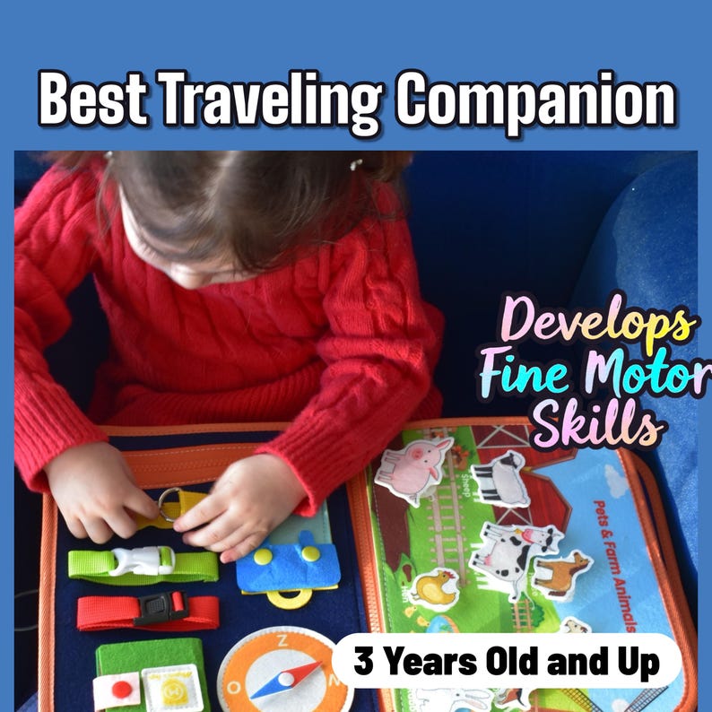 Pode incluir: Um quadro de atividades azul e laranja com v&aacute;rios fechos como fivelas, z&iacute;peres e bot&otilde;es de press&atilde;o, junto a uma p&aacute;gina com tema de fazenda e figuras de animais. Texto: Best Traveling Companion, Develops Fine Motor Skills, 3 Years Old and Up.