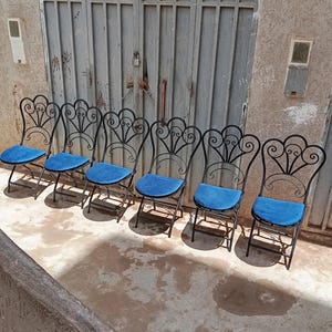 Set van 4 Marokkaanse smeedijzeren stoelen – opvouwbare handgemaakte zwarte metalen stoelen – nieuw interieur – terrasmeubilair voor binnen – Moorse stijl Black Metal Chairs