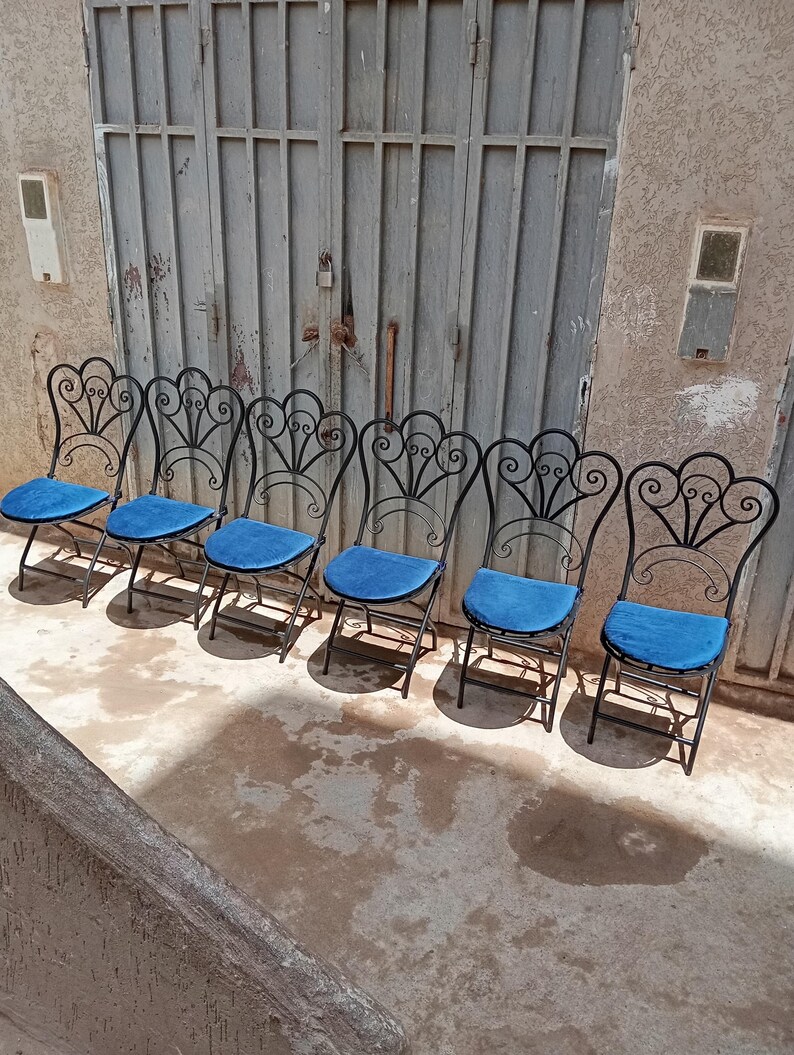 Set van 4 Marokkaanse smeedijzeren stoelen – opvouwbare handgemaakte zwarte metalen stoelen – nieuw interieur – terrasmeubilair voor binnen – Moorse stijl Black Metal Chairs