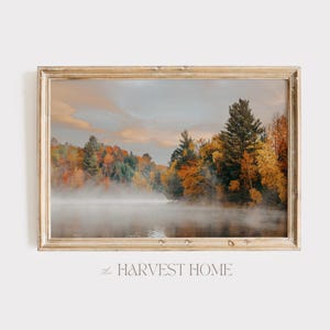 Nebliger Waldsee Druck, bunte Herbstbäume Poster, New England Landschaft, rustikale Wohnkultur, Herbst Wald Poster, Herbst Bäume Wandkunst
