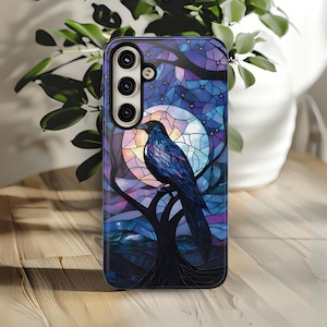 Funda para teléfono Celestial Raven con diseño de luna y estrellas, diseño de pájaro negro con vitrales falsos y cuervo para Galaxy S 24 23 22 21 Pixel 8 7 6 5 iPhone 15 14 13 12