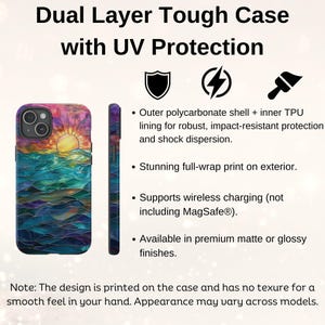 Pu&ograve; includere: Una custodia per telefono a doppio strato con una stampa di tramonto e oceano colorata sul retro. La custodia &egrave; realizzata in policarbonato e TPU per resistenza agli urti e assorbimento degli urti. Supporta la ricarica wireless ed &egrave; disponibile in finiture opache o lucide.