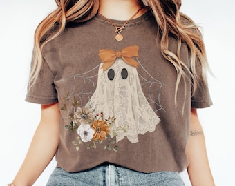 Halloween Ghost Shirt Coquette Ghost T-Shirt Spooky Lace Ghost Tee Orange Bow Crewneck Girly Floral Comfort Colors Spooky Season Outfit