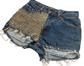 Jeans cloutés Jeans en denim style Distress Ourlet replié Shorts Rework Taille 26 vintage