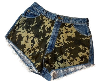 Jean militaire en patchwork style hippie Jean en denim bleu short retravaillé taille 29 hippie vintage