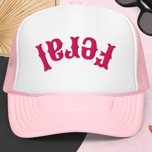 Gorra trucker con frontal de espuma