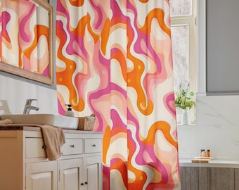 グルーヴィーなストライプ柄の布製シャワーカーテン。1960年代と70年代