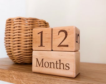 Baby Milestone Wooden Blocks - New Pregnancy Gift first time mom - New baby gift - Age blocks - Wooden blocks Baby shower