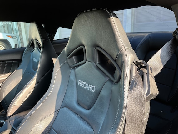 Gancio guida cintura di sicurezza Ford Mustang 2015 2023 -  Italia