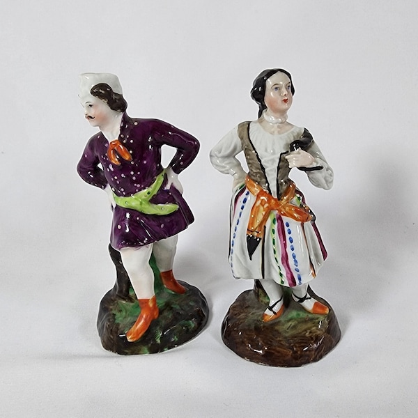 Paire de figurines anciennes en porcelaine anglaise peintes à la main, danseurs, début des années 1800, support de déversement