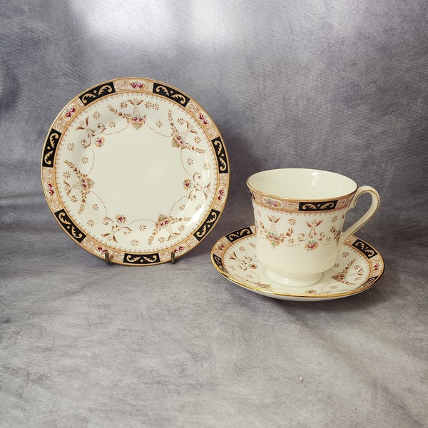 Queens China Staffordshire, Old England Pattern Trio, Teacup, saucer, side plate, English bone china  (E)