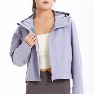 Women&#39;s Short Hard Shell Jacket – Waterproof, Breathable & Anti-Static Hiking Coat SS7194