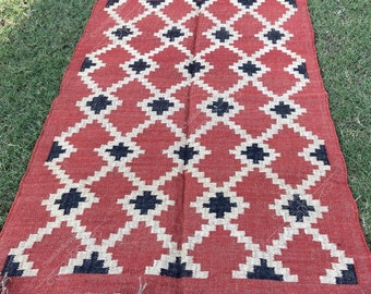 Handmade Wool Jute Kilim Rug: Bohemian Aztec Design